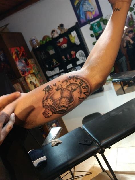 tatuajes en el biceps para hombres|Tatuajes en el bíceps: tatuajes populares para chicas y hombres